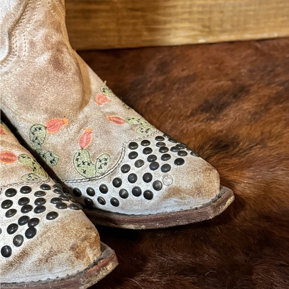 Corral Beige and Black Cactus Heeled Boots - Picture 6 of 6